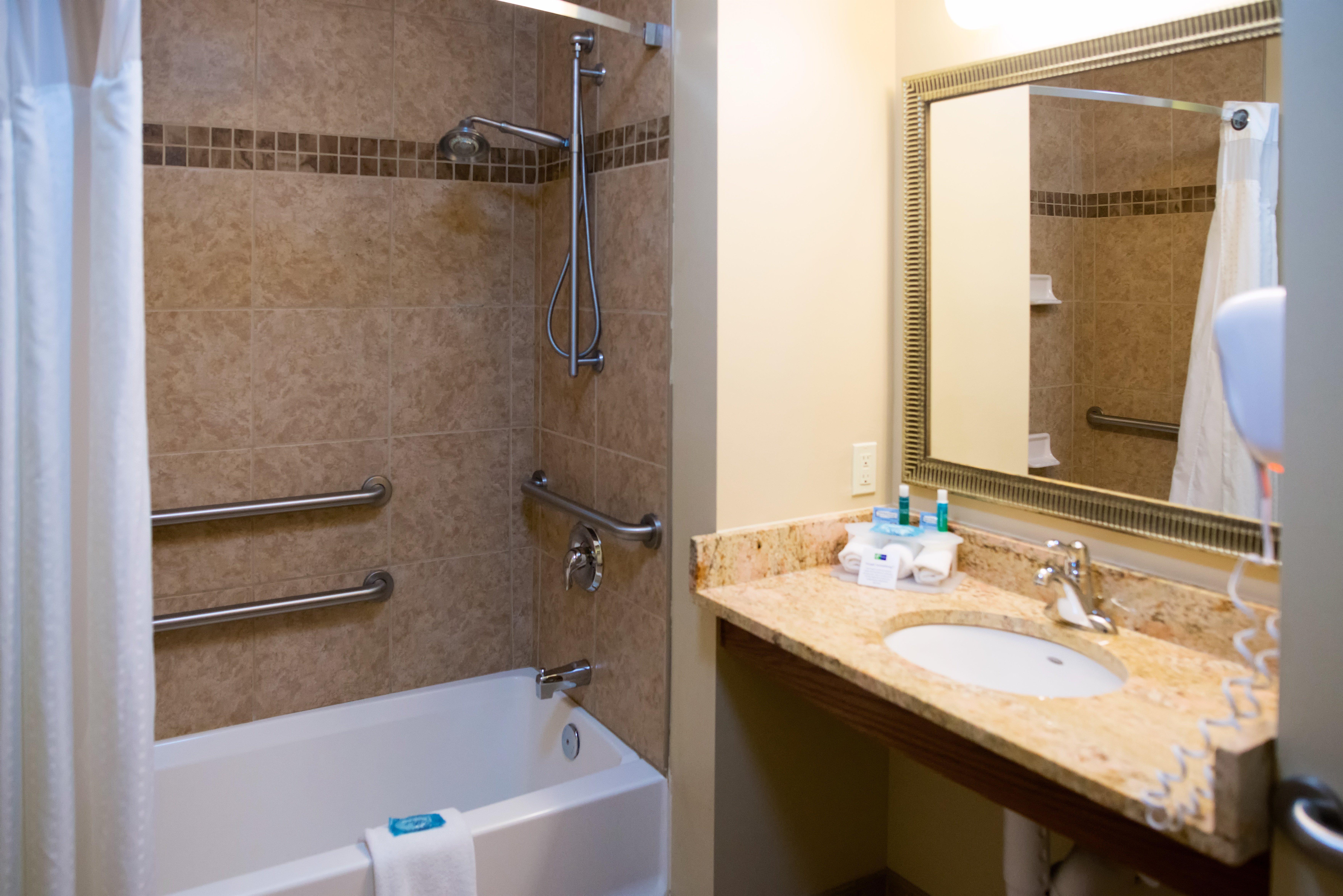 Holiday Inn Express Devils Lake By Ihg Exterior foto