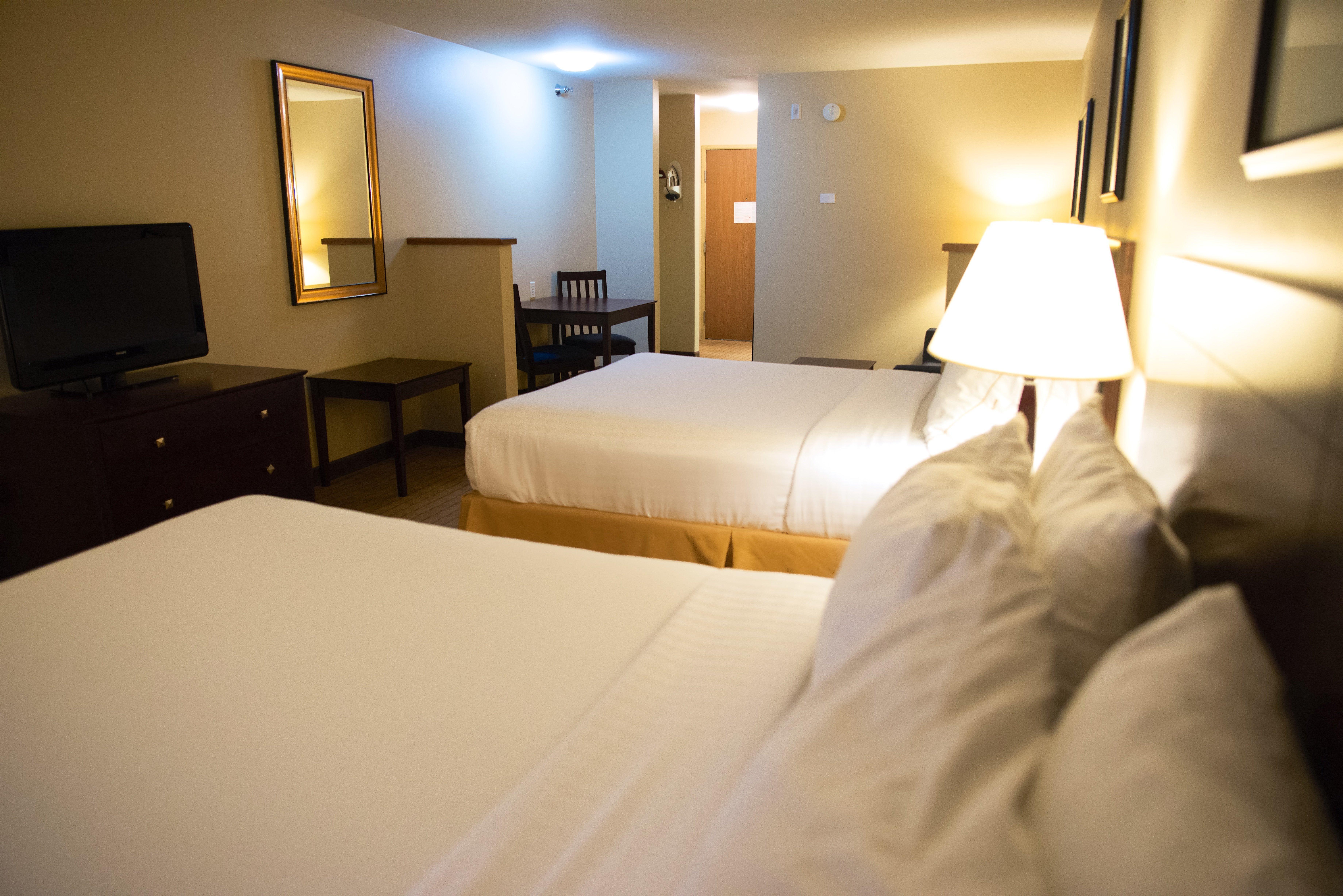 Holiday Inn Express Devils Lake By Ihg Exterior foto
